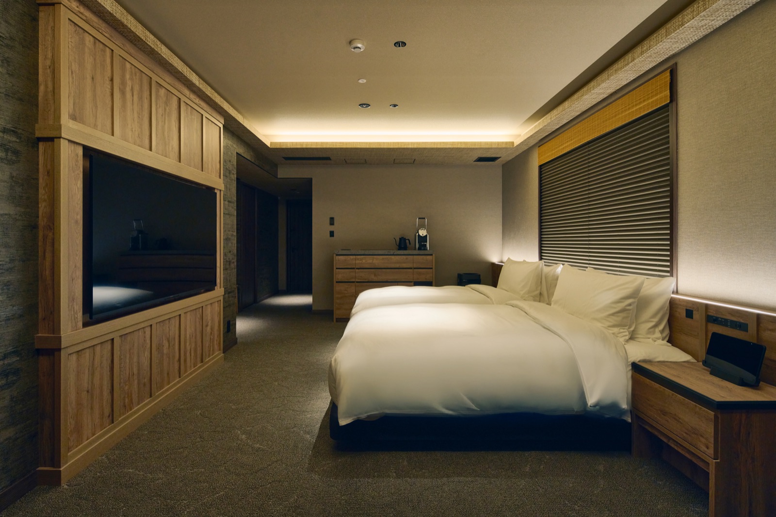 Deluxe Twin bedroom 1