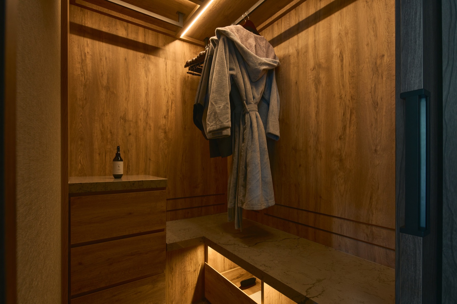 Suite King living room 9